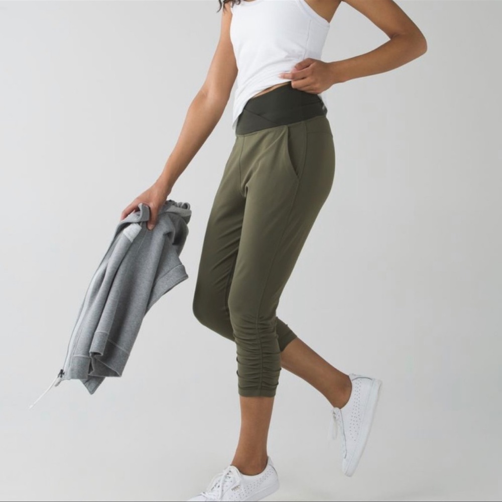 Lululemon Sunset Salutation crop leggings